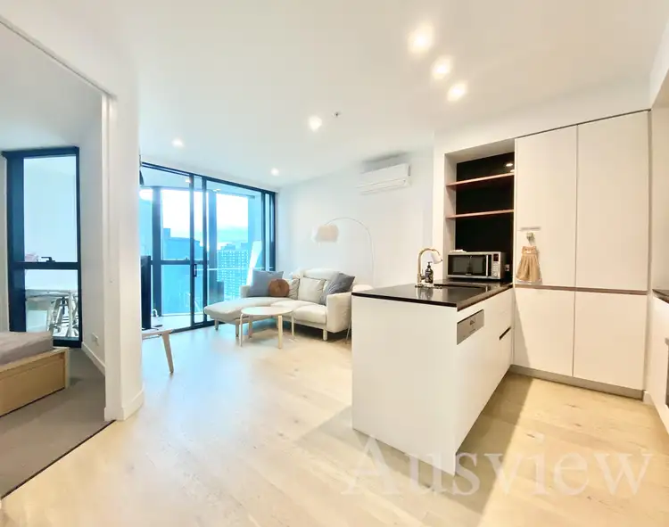 4*11/228 La Trobe Street