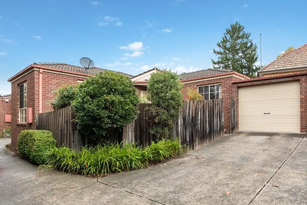 Main view of Homely townhouse listing, 2/62 High Street Road, Ashwood VIC 3147