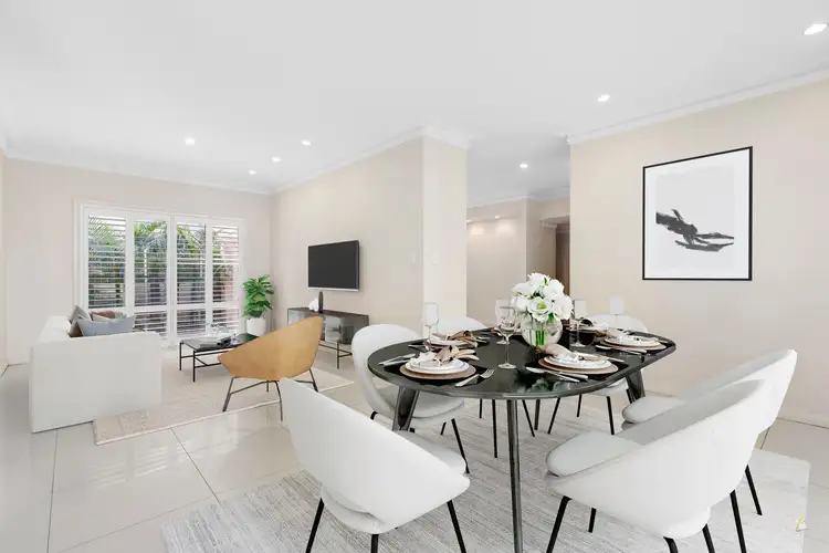 18 Parkway Place, Kenmore QLD 4069