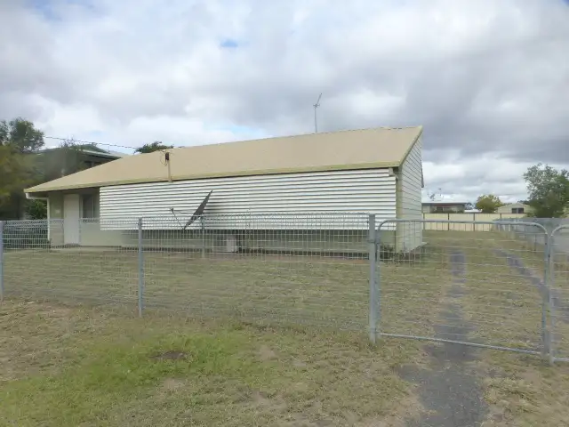 77 Winterer Crescent