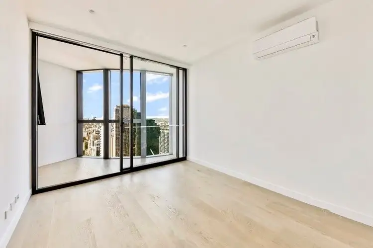 7*11/228 La Trobe Street