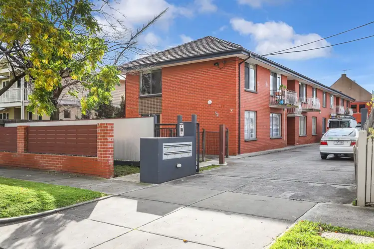 Main view of Homely unit listing, 4/32 Hobbs Street, Seddon VIC 3011