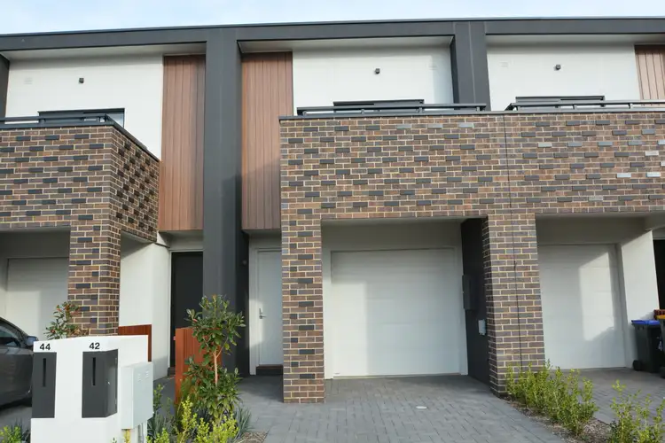 42 Arnold Close