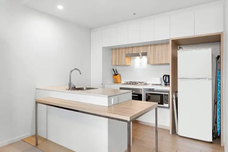 Second view of Homely unit listing, 406/37b Harbour Road, Hamilton QLD 4007