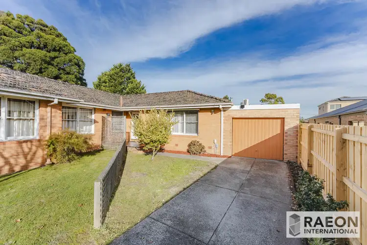 2/12 Pine way, Doncaster East VIC 3109