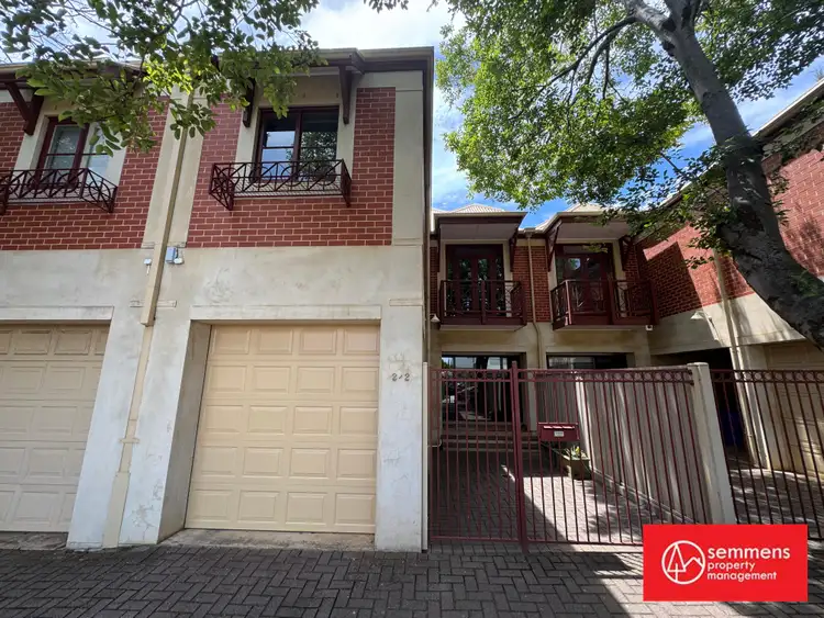 2/2 Eastry Street