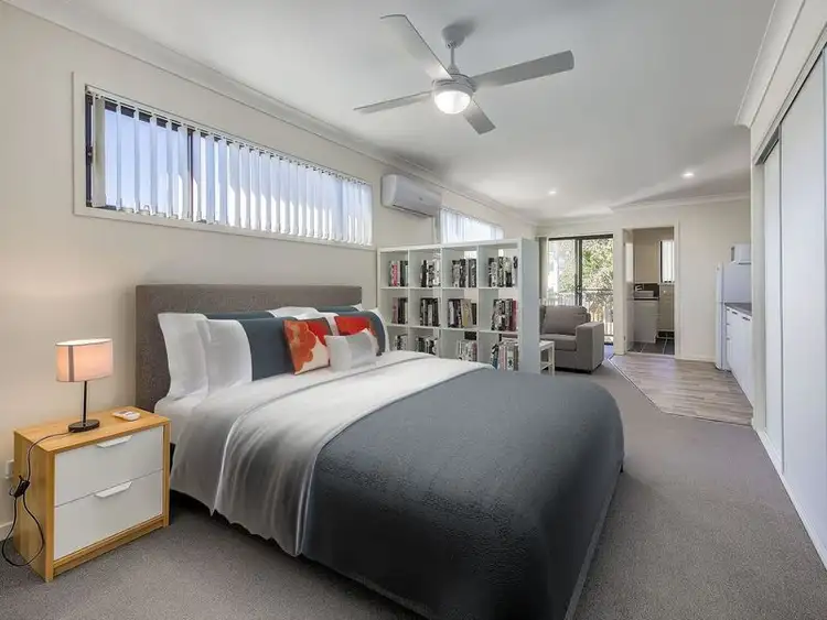 29 Rodney Street, Wynnum West QLD 4178