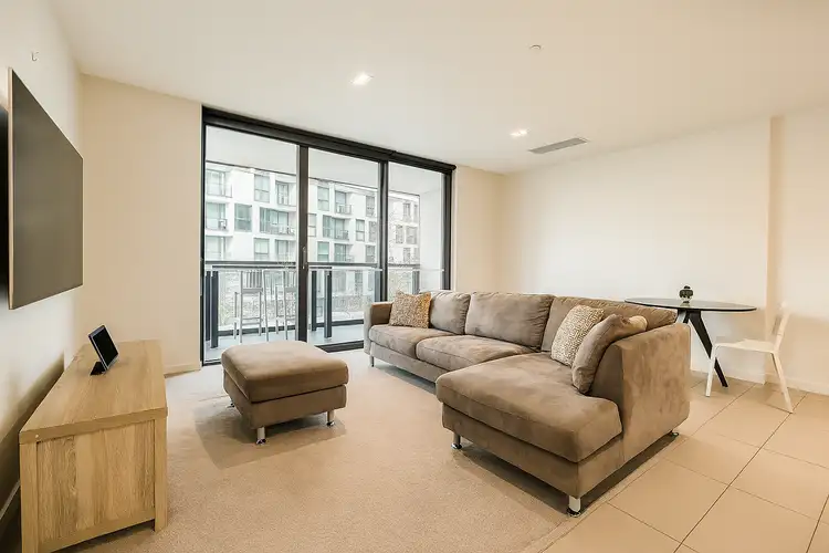 2F/8 Waterside Place