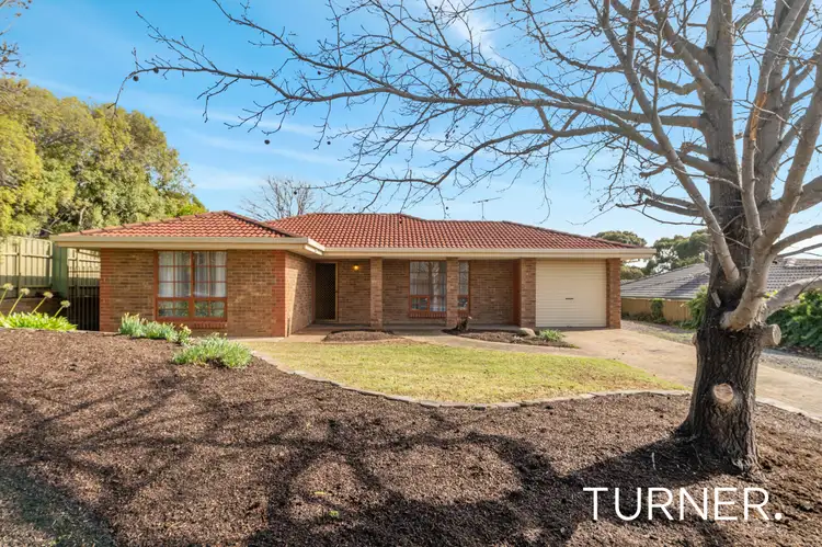 12 Bennett Close