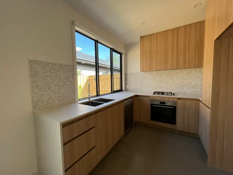 7 10 Ambon Court, Heidelberg West VIC 3081