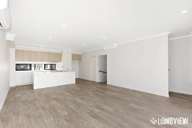 18 Foxoman Way, Pakenham VIC 3810