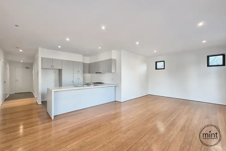 16/1 Conservatory Drive, Burwood VIC 3125