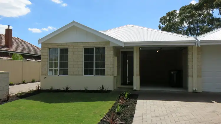 2/25 Verna Street, Gosnells WA 6110