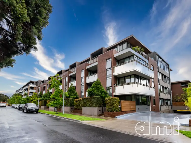 225/11 Bond Street