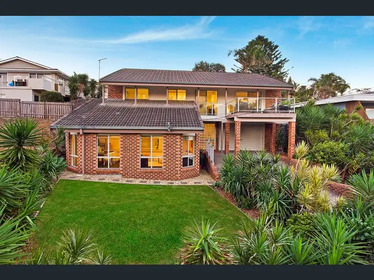 5 Bluewave Cres