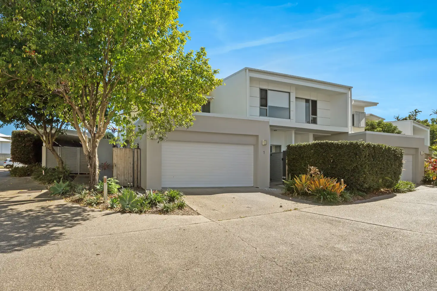 Main view of Homely townhouse listing, 1/6 Belangason Way, Shoal Point QLD 4750