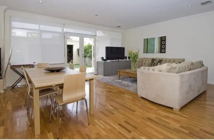 112 North Road, Newport VIC 3015