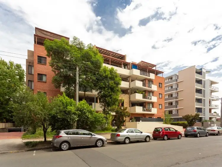 25/9-11 Bathurst Street
