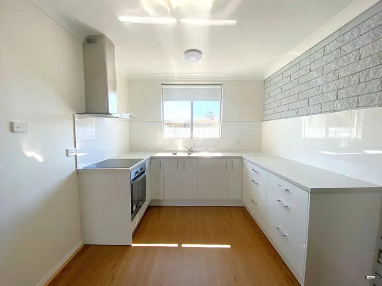 2/524 Klose Street, Lavington NSW 2641