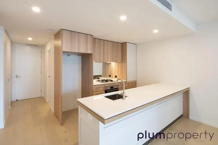 51202/21 Mollison Street