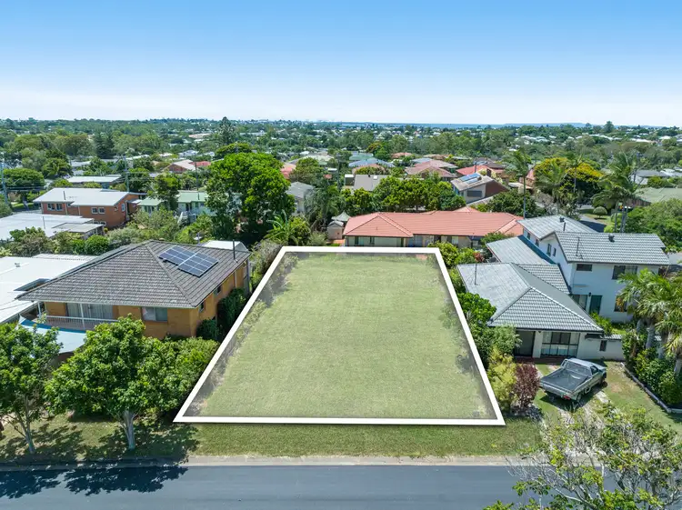 8 Nairana Street, Manly West QLD 4179
