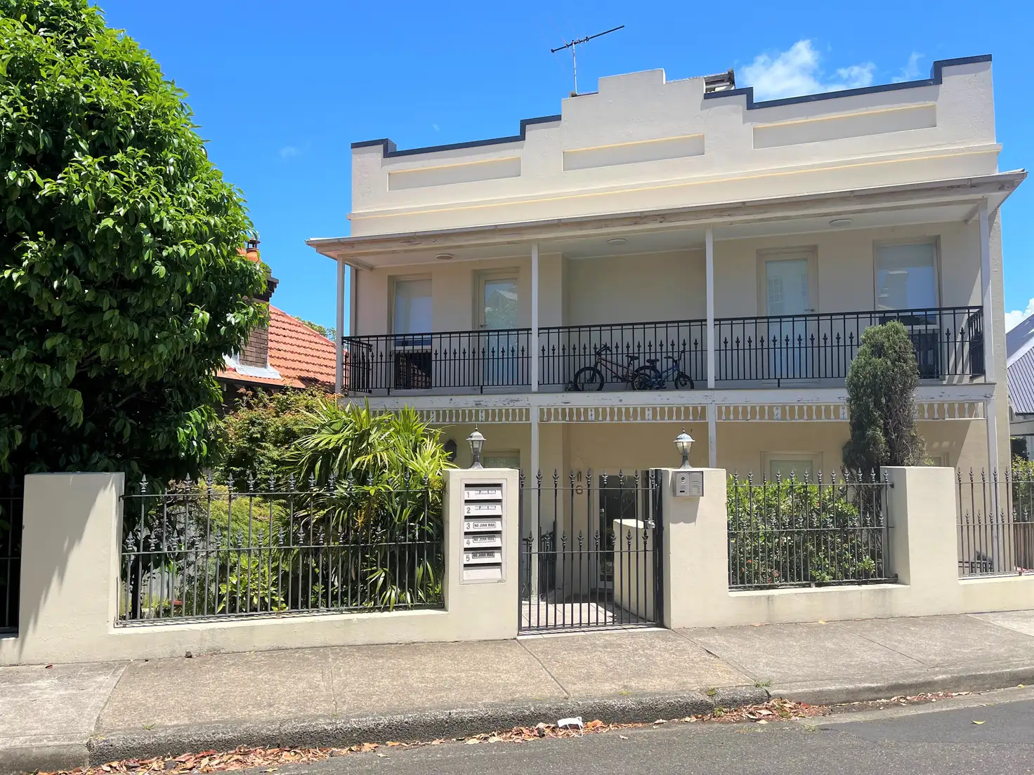 Main view of Homely house listing, 2/6 Queens Avenue, Mcmahons Point NSW 2060