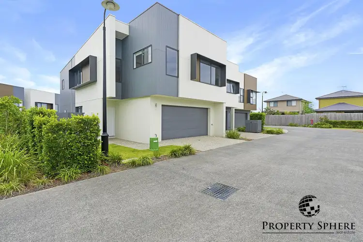 33/2 Flametree Circuit, Arundel QLD 4214