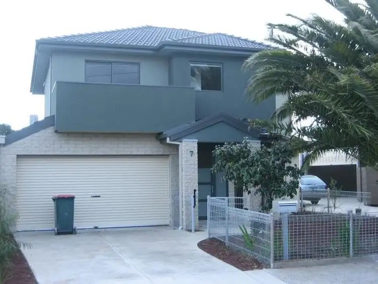 7 Henrietta Street, Hampton East VIC 3188