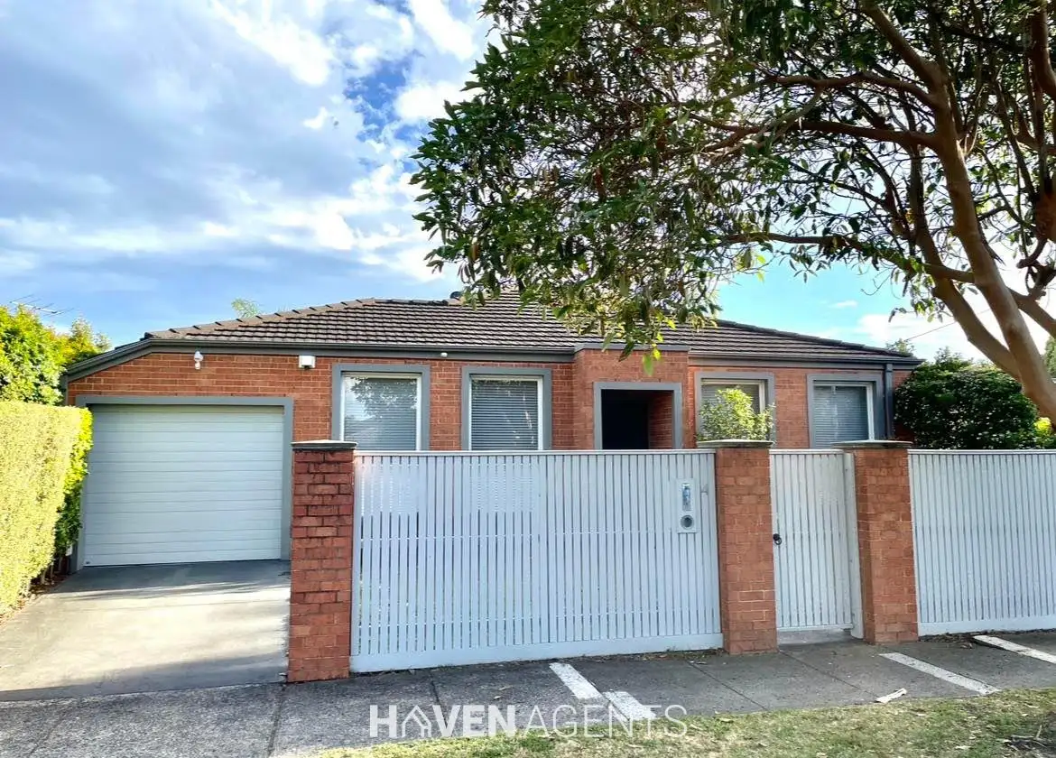 Main view of Homely unit listing, 1/4 Macgowan Avenue, Glen Huntly VIC 3163