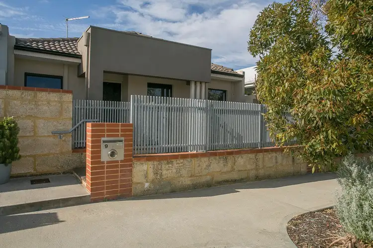 9 Perkins Drive, Clarkson WA 6030