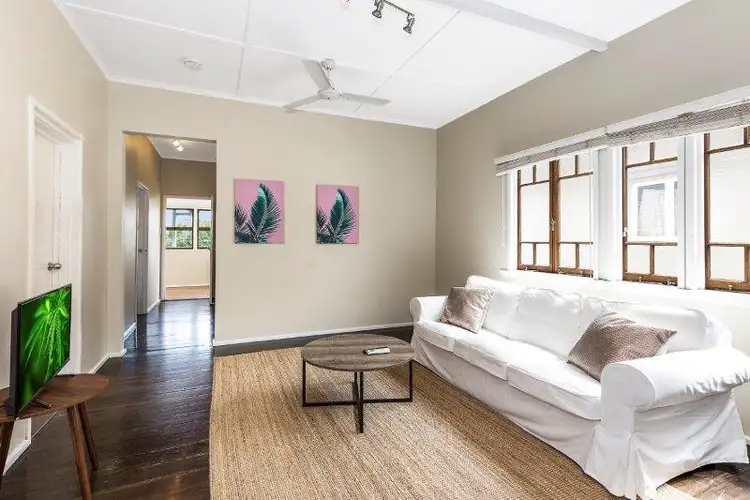 Upstairs/33 Muriel Avenue, Moorooka QLD 4105
