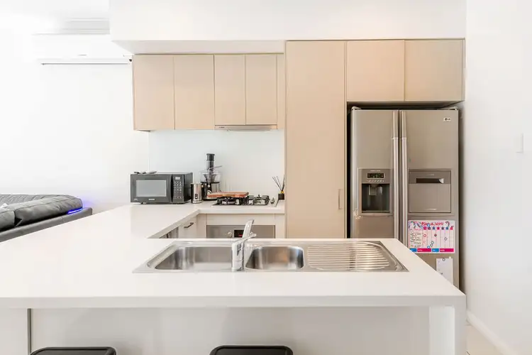 Fifth view of Homely townhouse listing, 5 Mayfair Lane, Hope Island QLD 4212