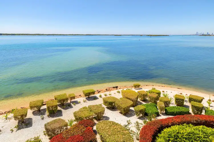 2 Ephraim Island Parade, Paradise Point QLD 4216