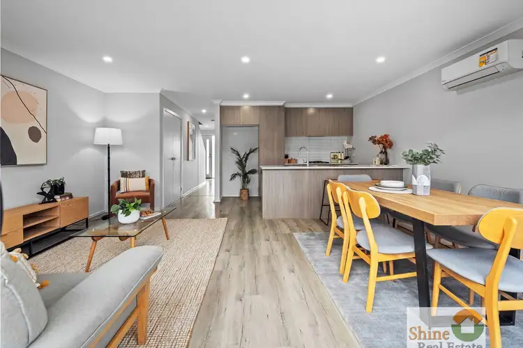 8 Hare Mews, Cranbourne East VIC 3977