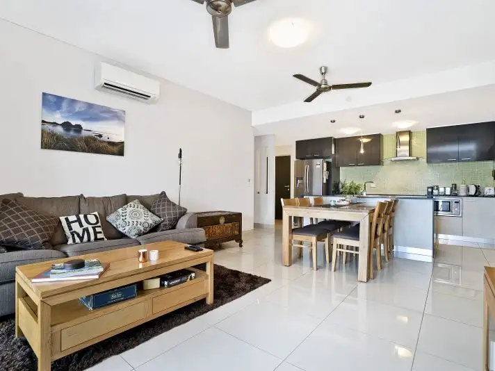 8/3 Queen Street