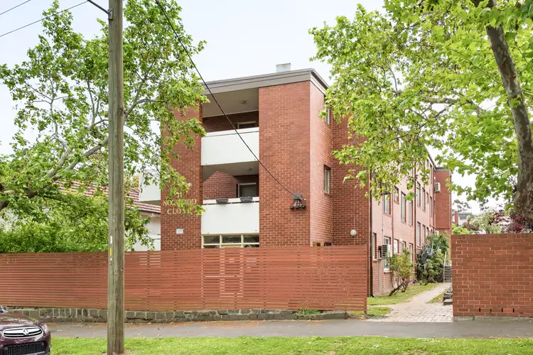 2/31 Norwood Street, Flemington VIC 3031