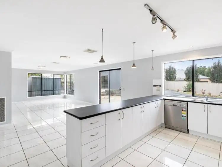 Fifth view of Homely house listing, 7 Ash Grove, Thurgoona NSW 2640