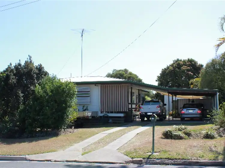 15 Elliott street, Moura QLD 4718