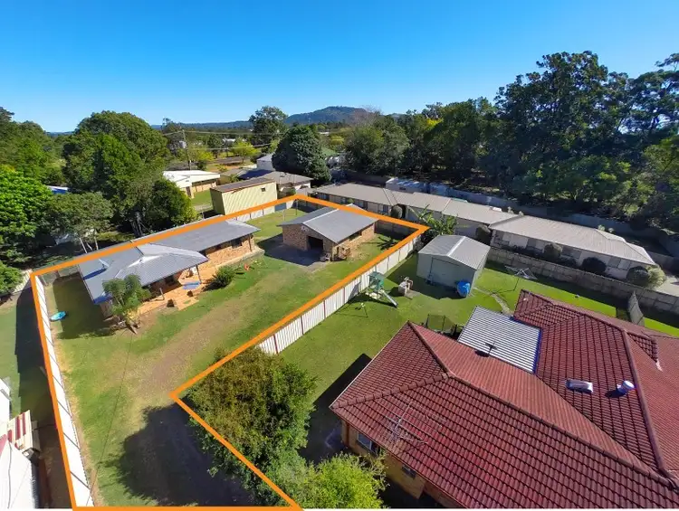12 Laurel Street, Beerwah QLD 4519