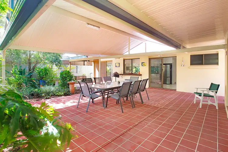 8 Bangalow Street, Minyama QLD 4575