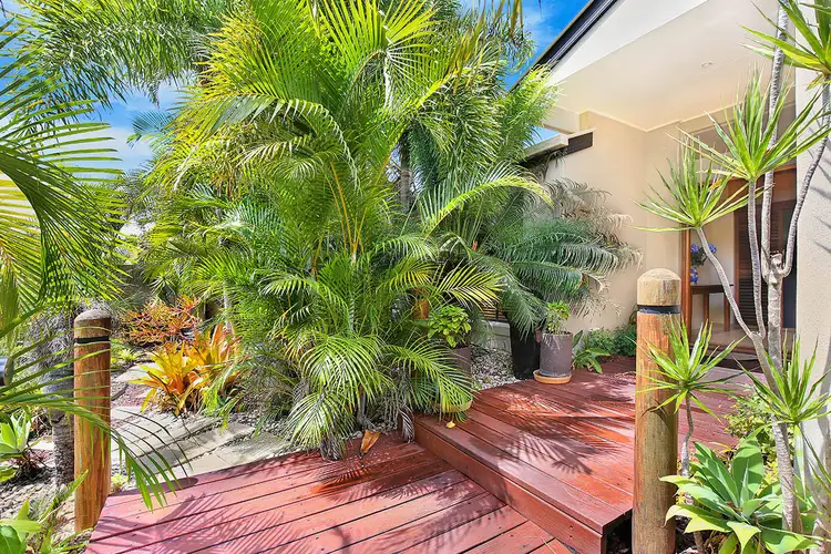 6 Grenada Way, Kawana Island QLD 4575