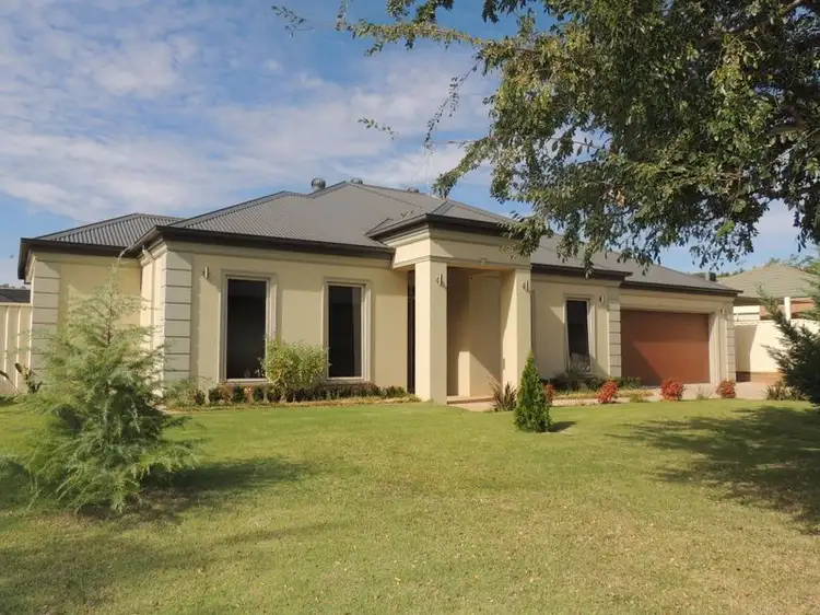 11 Currawong Court, Murray Downs NSW 3585