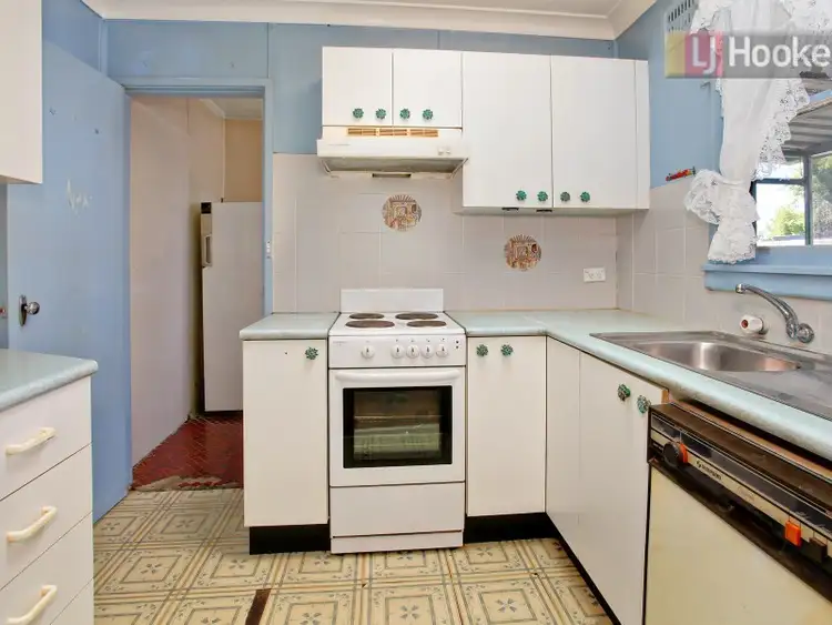Second view of Homely house listing, 3 Papeete Avenue, Lethbridge Park NSW 2770