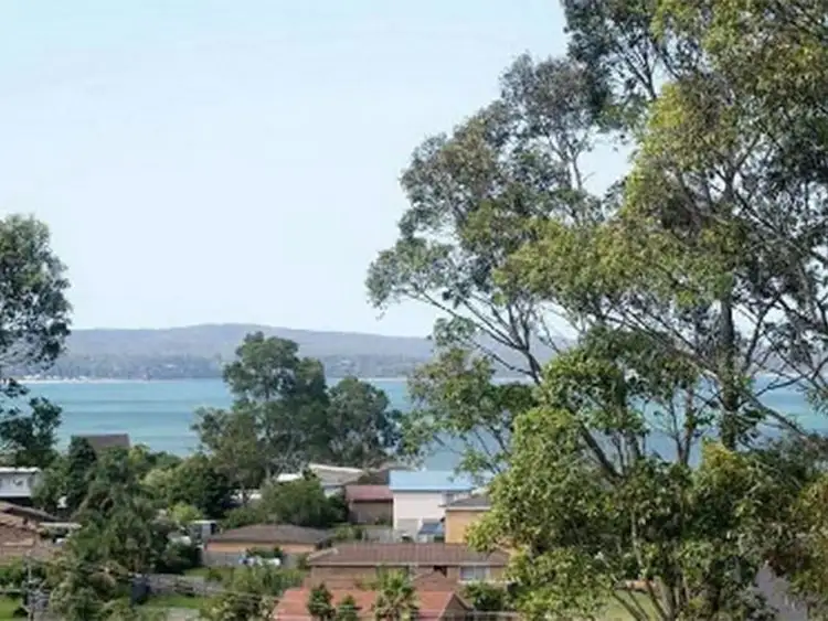 93 Vista Avenue, Catalina NSW 2536