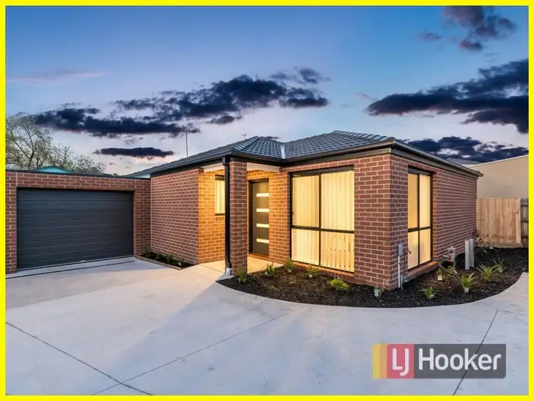 3/3 Rain Court, Doveton VIC 3177
