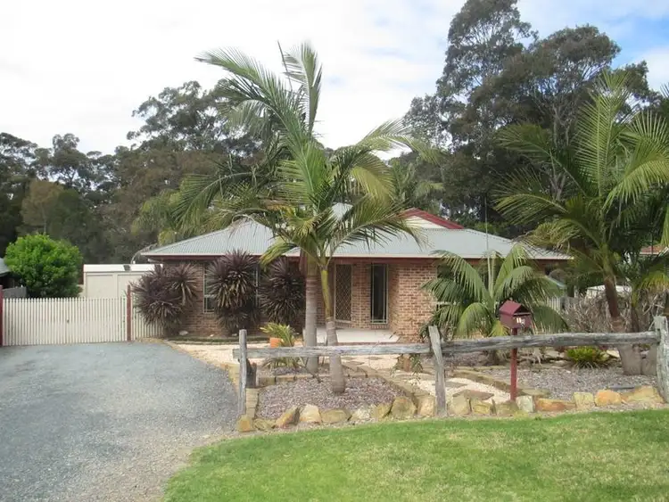 18 Renee Crescent, Moruya Heads NSW 2537
