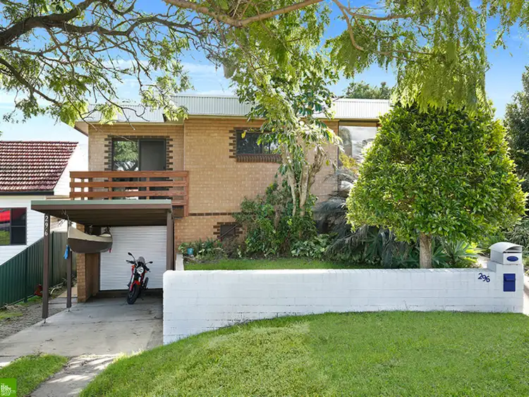 296 Flagstaff Road, Lake Heights NSW 2502