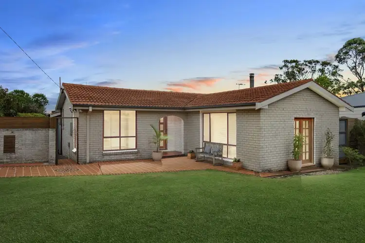 2 Wandella Ave, Bateau Bay NSW 2261