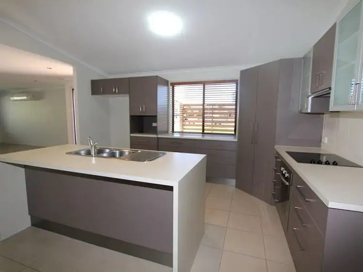 Fifth view of Homely unit listing, 2/10 Mooney Crescent, Emerald QLD 4720
