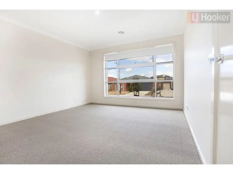 Fourth view of Homely house listing, 8 Ravenwoods Way, Craigieburn VIC 3064